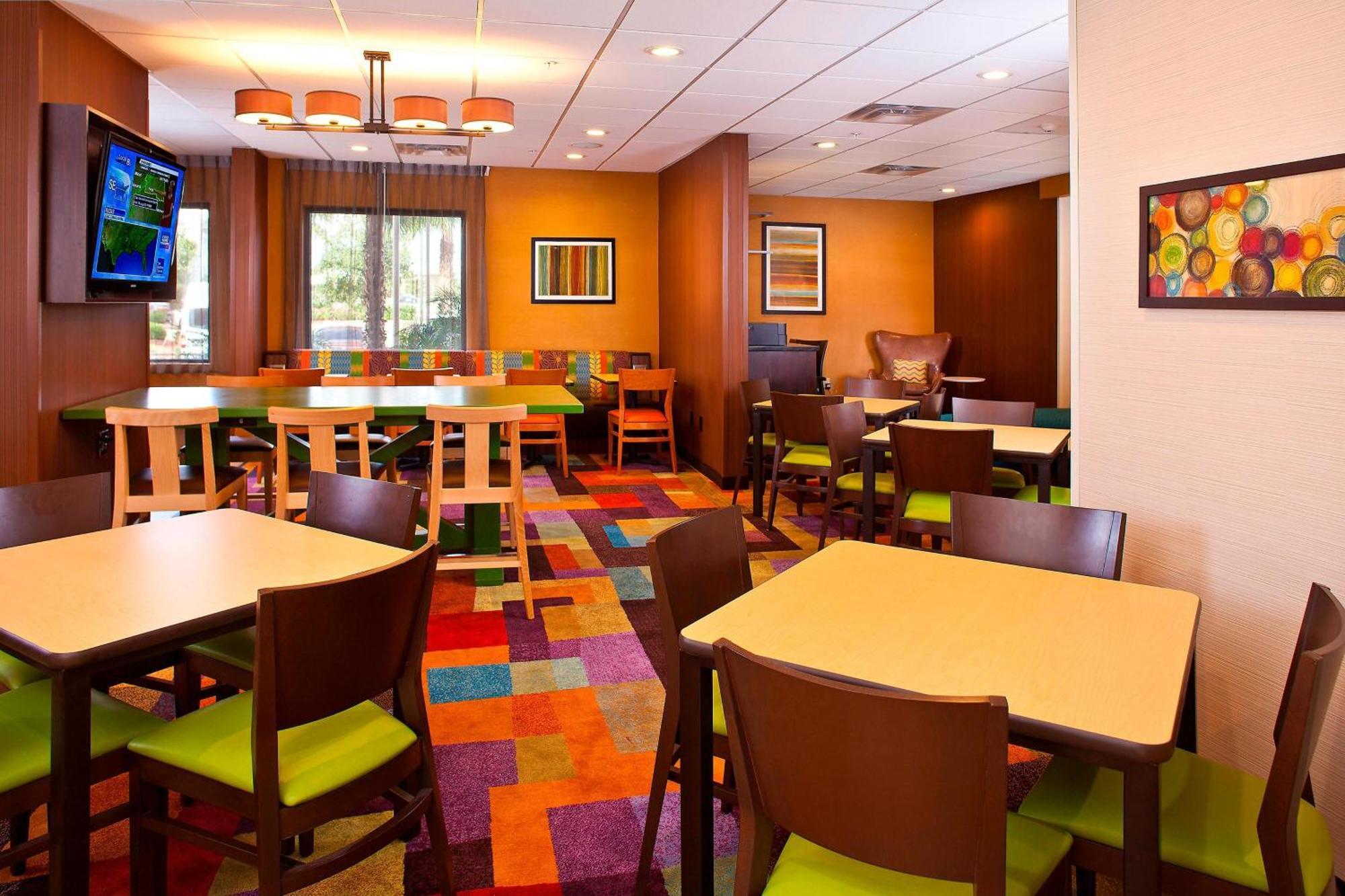 Fairfield Inn & Suites Houston Hobby Airport Экстерьер фото
